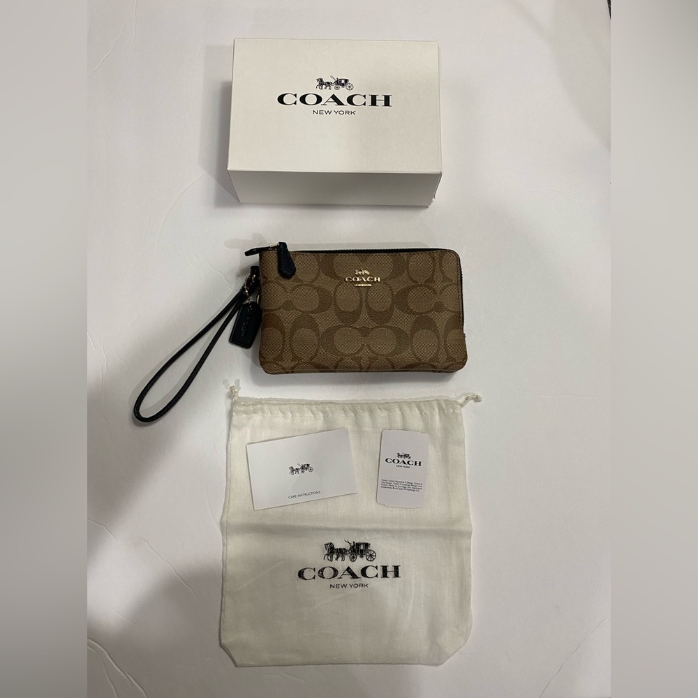 NWT COACH Signature Wristlet Double Zip - Picture 11 of 11